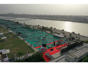 International Yoga Day: Yoga Day Celebrations at 75 Iconic Places in Gujarat Today, Thousands Do Yoga on Riverfront in Ahmedabad