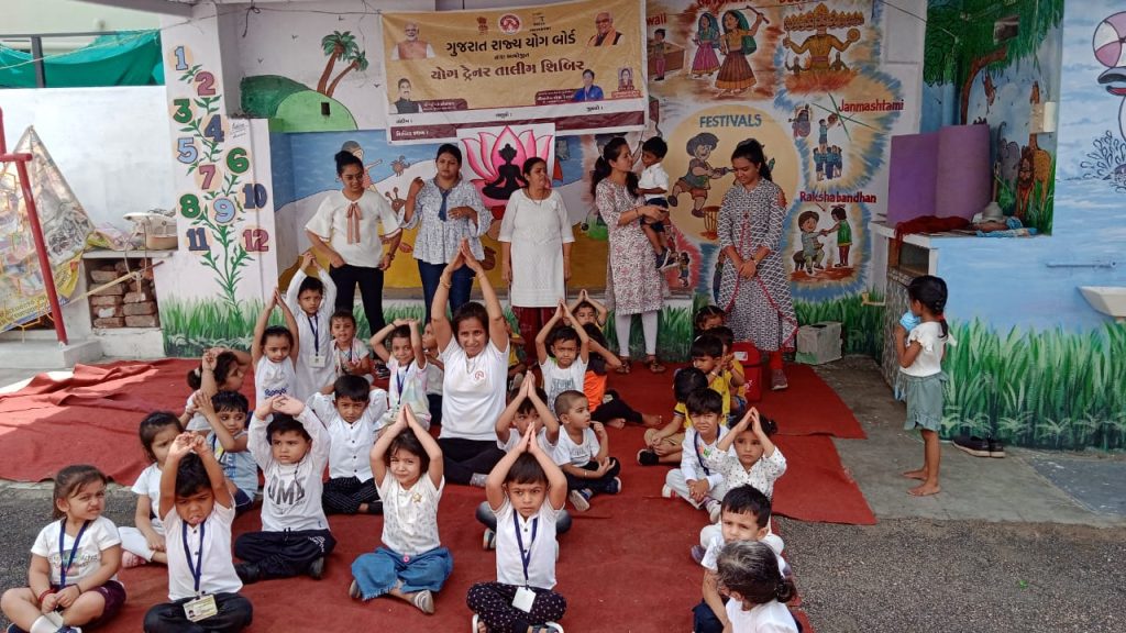 સુરેન્દ્રનગર લીટલ ઓર્કિડ પ્રિ સ્કૂલમાં વિશ્વ યોગ દિવસની ઉજવણી કરાઇ
