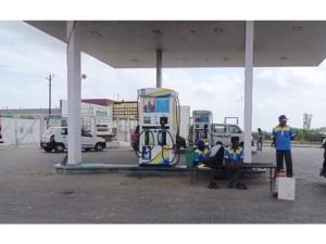 The fuel crisis deepened: Petrol-diesel shortage in Chhewada areas of Kheda district, many There were no petrol or diesel boards at the petrol pumps