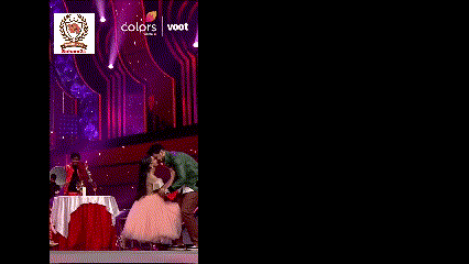Viral Video: TV Actress Tejaswi Prakash Proposes BF On National TV, Karan Kundra Kisses
