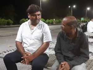 Google becomes a means of reunion: A mentally unstable man who has been staying in a hotel in Upleta for 11 years has left for Chhattisgarh, Reunion with family after 18 years