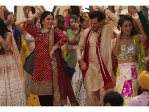 Neetu Kapoor seen in Sabyasachi's red outfit, four million moons in a million dollar smile bridal look