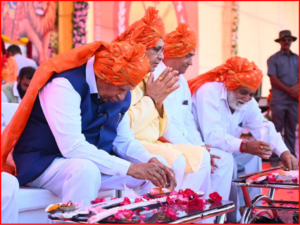 વસ્તડી ભવાનીધામ ખાતે સમસ્ત રાજપૂત સમાજના 25 હજારથી વધુ પ્રતિનિધિઓએ શસ્ત્ર પૂજન કર્યું હતું.