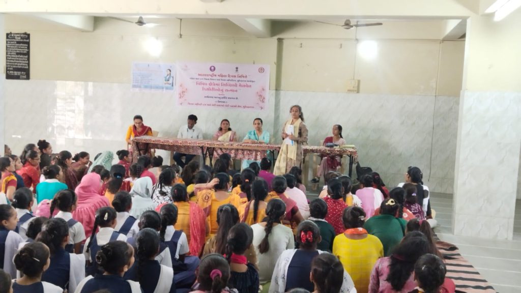 આંતરરાષ્ટ્રીય મહિલા દિવસની ઉજવણી અંતર્ગત બેટી બચાવો બેટી પઢાઓ સેલ દ્વારા વિવિધ ક્ષેત્રે સિદ્ધિઓ મેળવેલ કિશોરીઓનું સન્માન કરાયુ