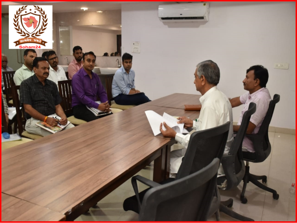 સુરેન્દ્રનગર ખાતે પાણી-પુરવઠા સહિતના વિભાગના અધિકારીઓ સાથે ઉચ્ચસ્તરીય બેઠક હાથ ધરતા કેબિનેટ મંત્રી કુંવરજીભાઇ બાવળીયા