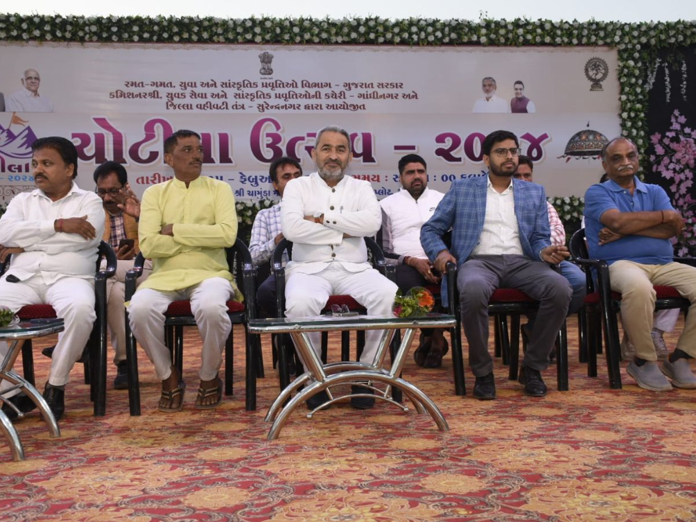 Commencement of Chotila Utsav-2024 - On the first day, the artists mesmerized the people with their works of art, dignitaries including Padma Shri Jagdishbhai Trivedi were present.