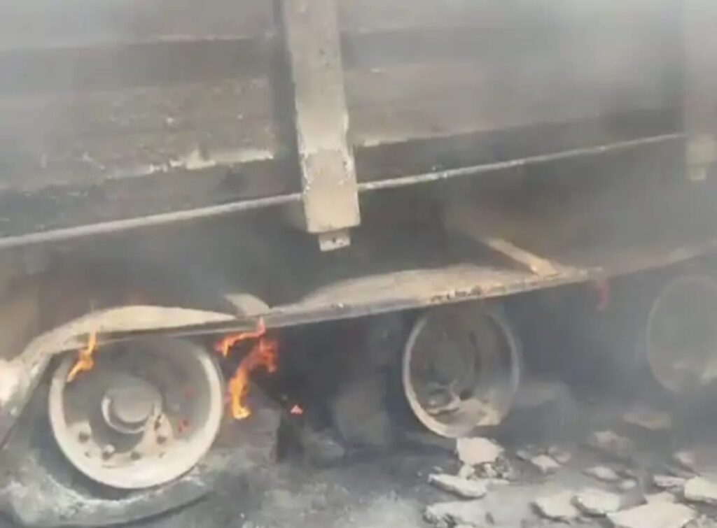 Dumper caught fire - A sudden fire broke out in a dumper loaded with minerals on the Limbdi-Bagodara highway