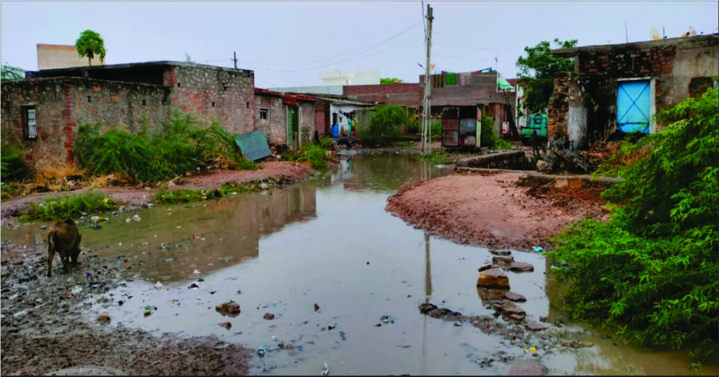 Sudwell of problematic wadhwan sewage on 10 society road